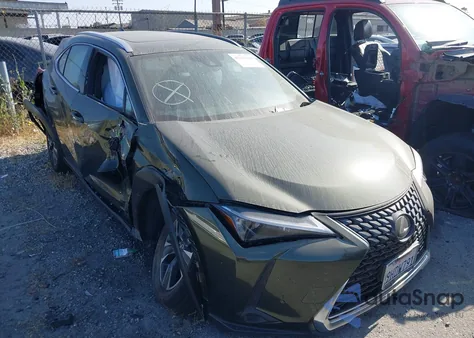 2024 Lexus Ux 250H z USA, uszkodzony, nr VIN JTHX6JBH7R2166165